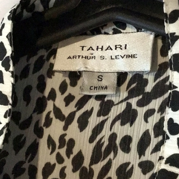 Tahari Leopard Print Button Down Woman's Sleeveless Top Size Small - Picture 5 of 7